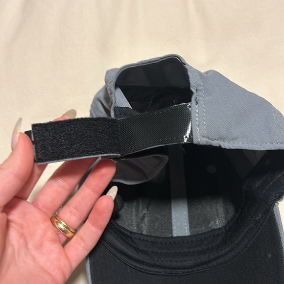 Nike adjustable hat. - Picture 3 of 3